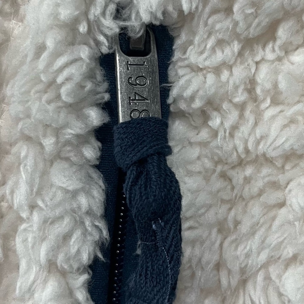 WEATHERPROOF VINTAGE- Comfy Sherpa Full Zip Vest in White with Navy deta… - Picture 5 of 5